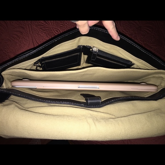 Pebbled Leather Messenger Bag - Cole Haan 15 inch laptop - Picture 5 of 8